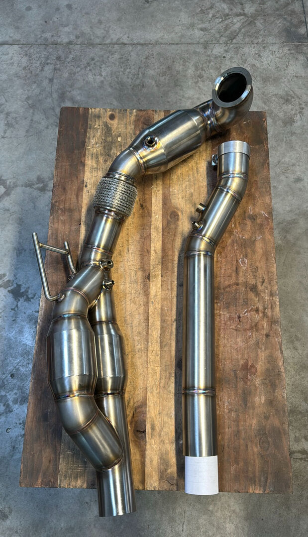 Audi TTS Quattro - Typ FV/8S 225KW (306PS) - Motorcode DNUF Downpipe High Flow